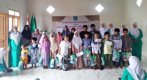 Rangkaian kegiatan ini diisi dengan khotmil Qur’an, doa bersama untuk almarhumah Ketua Umum PP Fatayat NU Hj. Margaret Aliyatun Maimunah, santunan anak yatim piatu, ceramah agama, serta sosialisasi Majelis Ta’lim Fatimah Zahra. Foto: dok PAC Fatayat NU Panceng/NUGres