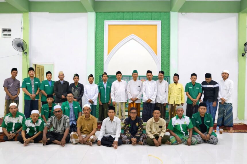 Upaya memperkuat soliditas dan kepedulian sosial kaum muda, Pimpinan Ranting (PR) GP Ansor Sekapuk Gresik gelar rangkaian kegiatan Ramadan 1447 H, mulai Santunan, Ngaji Ilmu Falak hingga Bazar Sembako Murah. Foto: dok PR GP Ansor Sekapuk/NUGres