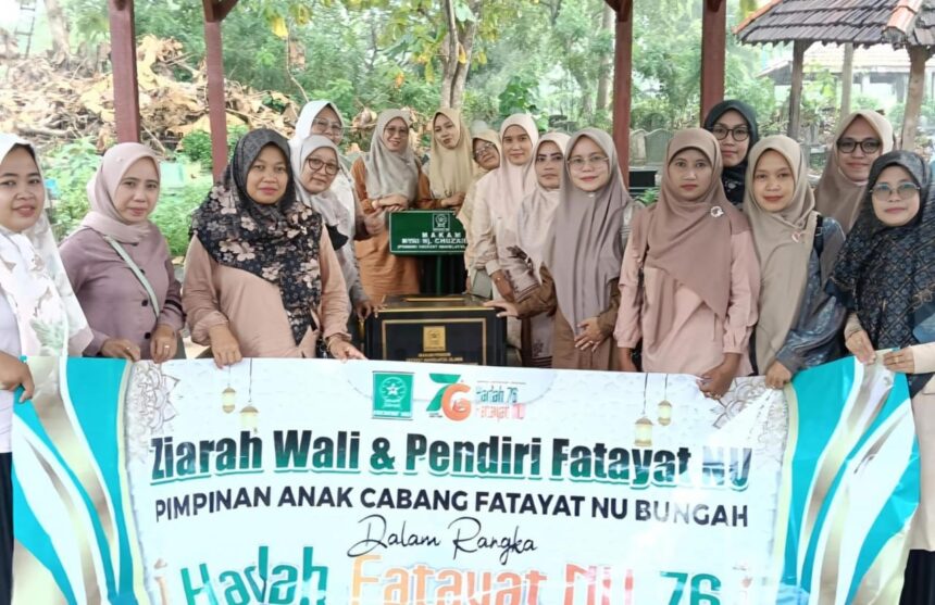 Semarak Hari Lahir (Harlah) ke-76 Fatayat NU, PAC Fatayat NU Bungah Gresik menggelar ziarah ke makam pendiri Fatayat NU Nyai Hj Chuzaimah Mansur, Bazar UMKM dan Senam Fatayat NU. Foto: dok PAC Fatayat NU Bungah/NUGres