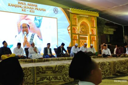 Puncak rangkaian Haul Akbar ke-421 Kanjeng Sunan Prapen pada Kamis (2/4/2026), berlangsung khidmat. Foto: Chidir/NUGres