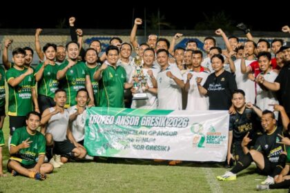 Kick Off peringatan Hari Lahir ke-92 diselenggarakan Pimpinan Cabang (PC) GP Ansor Gresik bersama seluruh PAC se-Gresik dengan gelaran turnamen trofeo di Stadion Gelora Joko Samudro Kabupaten Gresik. Foto: dok PC GP Ansor Gresik/NUGres
