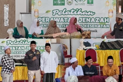 Lembaga Takmir Masjid Nahdlatul Ulama (LTMNU) Gresik berkerja sama dengan Takmir Masjid As Shobirin Sukorejo Kebomas gelar pelatihan perawatan jenazah, Ahad (19/4/2026). Foto: dok LTMNU Gresik/NUGres