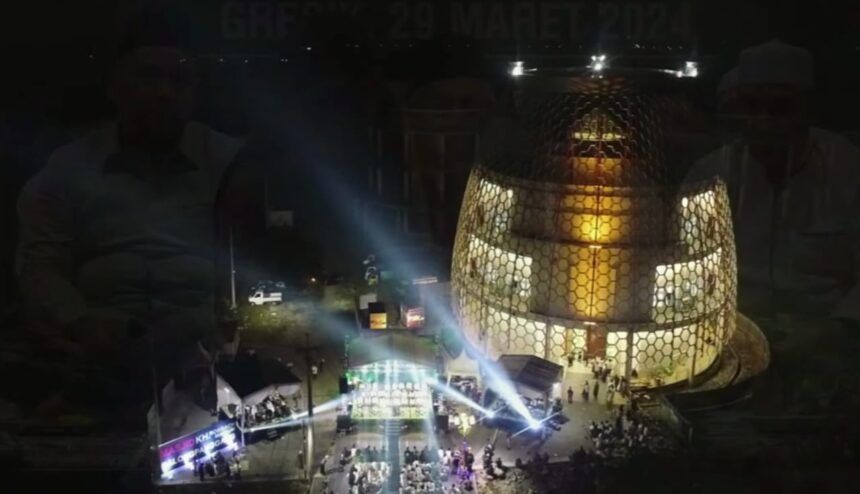 Masjid KH Robbach Ma'sum menjadi tuan rumah gelaran MTQ XXXII Kabupaten Gresik pada 17-19 April 2026. Foto: dok YouTube PemkabGresikChannel
