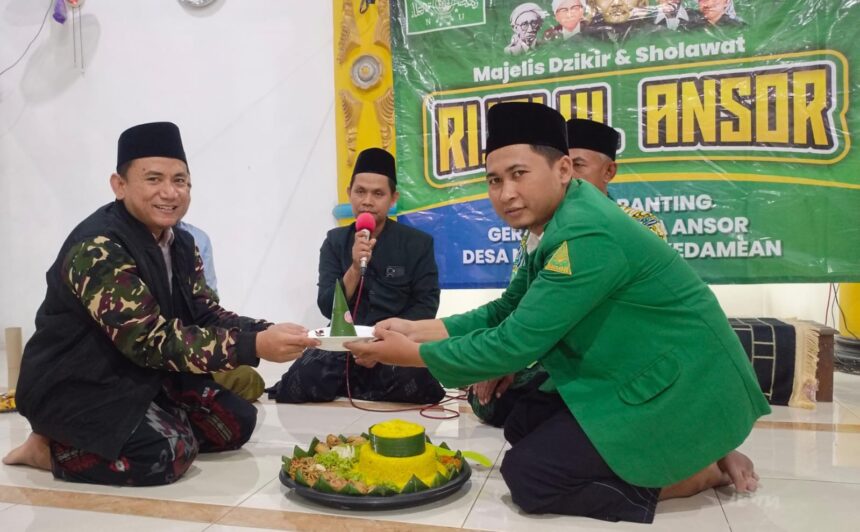Pimpinan Ranting (PR) Gerakan Pemuda Ansor Ngepung Kedamean Gresik menggelar rutinan Majelis Dzikir dan Shalawat Rijalul Ansor (MDSRA) dan juga peringatan Hari Lahir (Harlah) ke-92, Sabtu (18/4/2026). Foto: dok PR GP Ansor Ngepung/NUGres