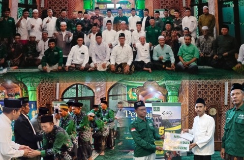 Halal Bihalal MWCNU Kebomas berlangsung di Masjid Mambaul Ulum Sekarkurung Kebomas Gresik pada Jumat (17/4/2026), dirangkai dengan Pengajian Kitab Sulamuttaufiq dan santunan anak yatim. Foto: dok MWCNU Kebomas/NUGres