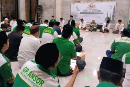 Momentum peringatan Hari lahir (Harlah) ke-92, Sabtu (25/4/2026) malam, kader Gerakan Pemuda (GP) Ansor Pimpinan Anak Cabang (PAC) Balongpanggang terus memperkuat soliditas. Foto: Samsul/NUGres