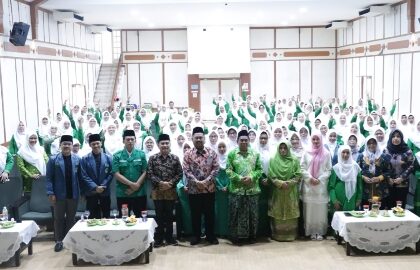 Pimpinan Cabang Muslimat NU Gresik menggelar peringatan Hari Lahir ke-80 Muslimat NU sekaligus Halal Bihalal Syawal 1445 Hijriah, Sabtu (11/4/2026). Foto: dok PC Muslimat NU Gresik/NUGres