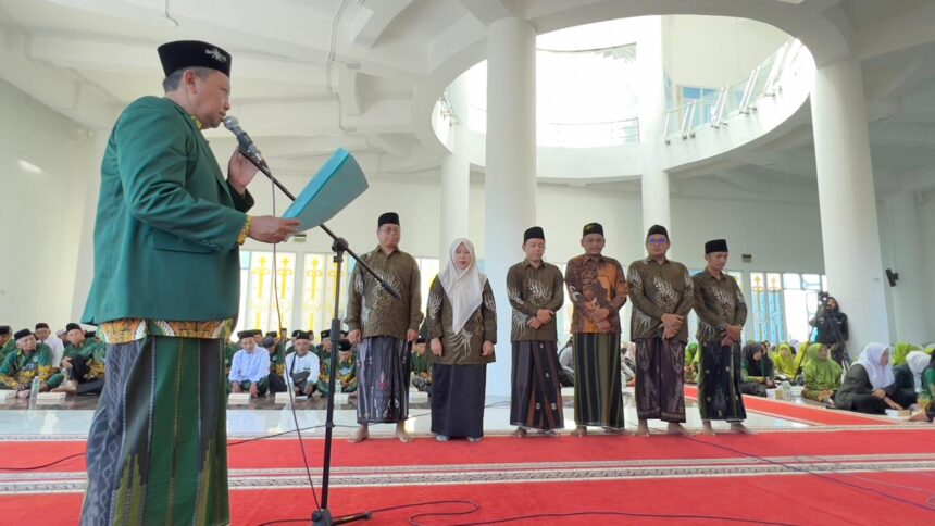 Jajaran pengurus Koperasi NU Balongpanggang secara resmi dilantik pada Ahad (26/4/2026). Foto: Samsul/NUGres