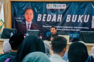 Badan Eksekutif Mahasiswa (BEM) Universitas Islam Al-Azhar (UIZ) Gresik menggelar kegiatan Bedah Buku "Panji Ilmu", Ahad (26/4/2026). Foto: dok BEM UIZ Gresik/NUGres