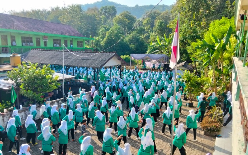 Semarak rangkaian puncak peringatan Hari lahir (Harlah ke-76) Fatayat NU diselenggarakan oleh Pimpinan Anak Cabang (PAC) Fatayat NU Panceng di Ranting Shoberoh, Jumat (15/5/2026). Foto: dok PAC Fatayat NU Panceng/NUGres