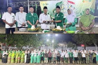 Ratusan kader di Pimpinan Anak Cabang (PAC) GP Ansor dan PAC Fatayat NU Kedamean menggelar Apel Kolaborasi dalam rangka memperingati Harlah ke-92 GP Ansor dan Harlah ke-76 Fatayat NU. Foto: Yazid/NUGres