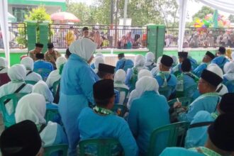 Suasana pelepasan ratusan Calon Jamaah Haji (CJH) KBIHU An-Nahdlah MWCNU Dukun pada Ahad (3/5/2026). Foto: Syafik Hoo/NUGres