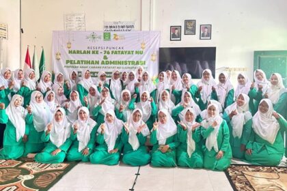 Gelar puncak peringatan Hari Lahir ke-76, PAC Fatayat NU Ujungpangkah meneguhkan semangat “Berdaya, Berdampak, Mendunia” melalui pelatihan administrasi, Jumat (8/5/2026). Foto: dok PAC Fatayat NU Ujungpandang/NUGres