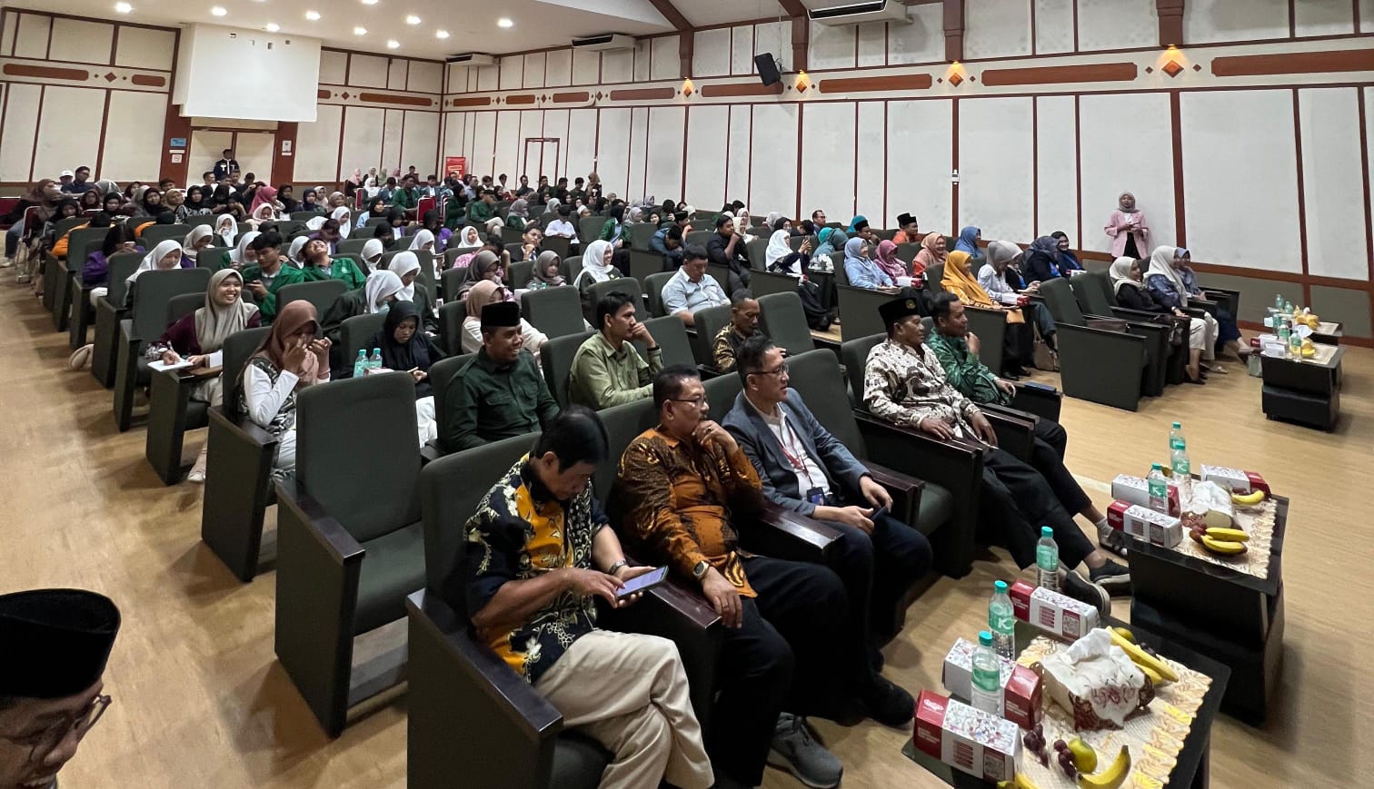 Ratusan auideenc dalam talkshow yang dirangkai dengan Launching Prodi Bisnis Digital STIE NU Gresik. Foto: dok BEM STIE NU Gresik/NUGres